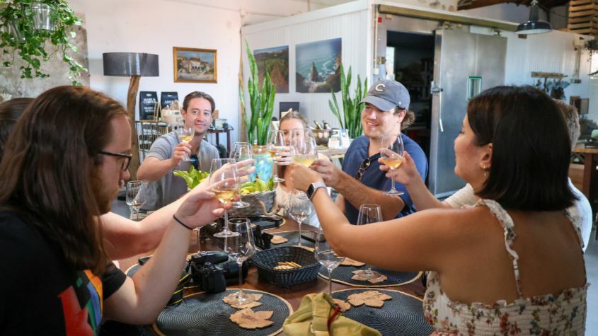 People at a wine tasting in Sintra